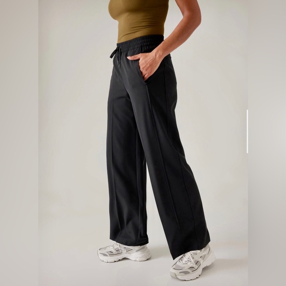 NEW ✨ Athleta Stride Pant Wide Leg Stretch Black Comfort Large Roomy - Picture 3 of 8